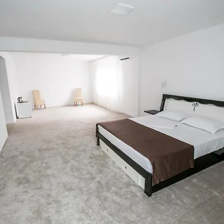 מלון Kalliopi 3*